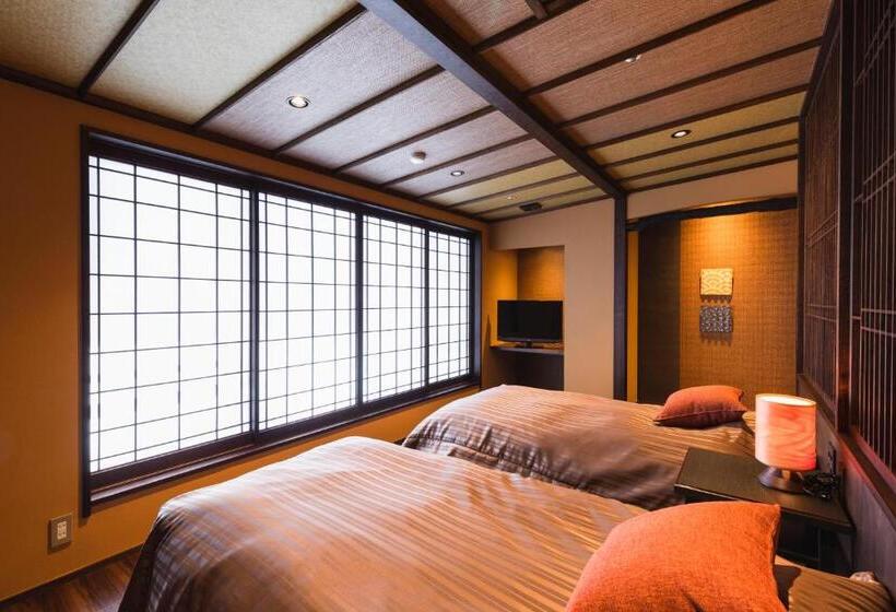 Номер Стандарт, Tsuta Onsen Ryokan
