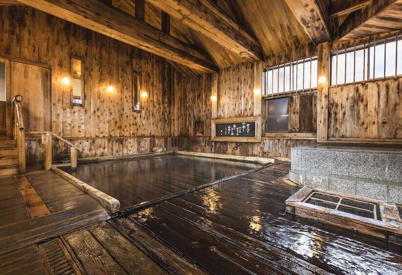Четырехместный номер Премиум, Tsuta Onsen Ryokan