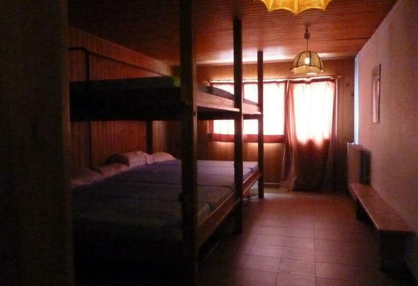 تختخواب در اتاق مشترک, Albergue El Aguila
