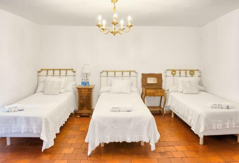 Семейный Номер Совместный Санузел, Albergue Lamorena