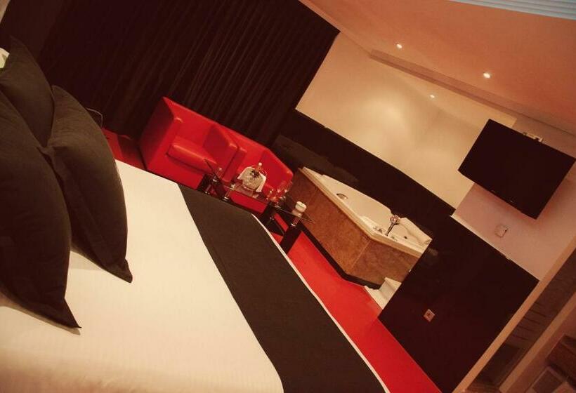 Люкс, Motel Paraiso