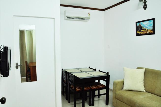 Люкс, Sayoojyam Residency