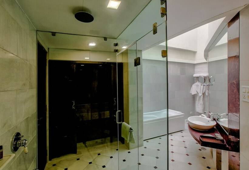 سوییت, Shouryagarh Resort & Spa