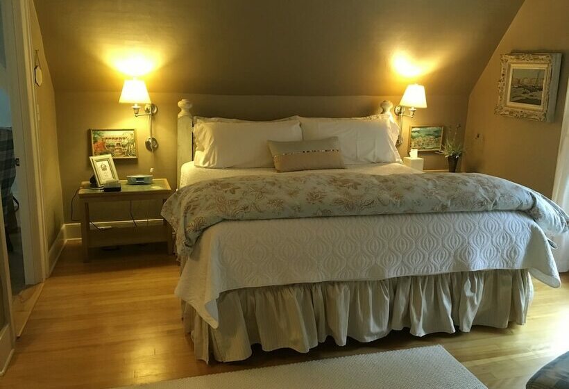 Люкс Повышенной Комфортности, Dream House Country Inn
