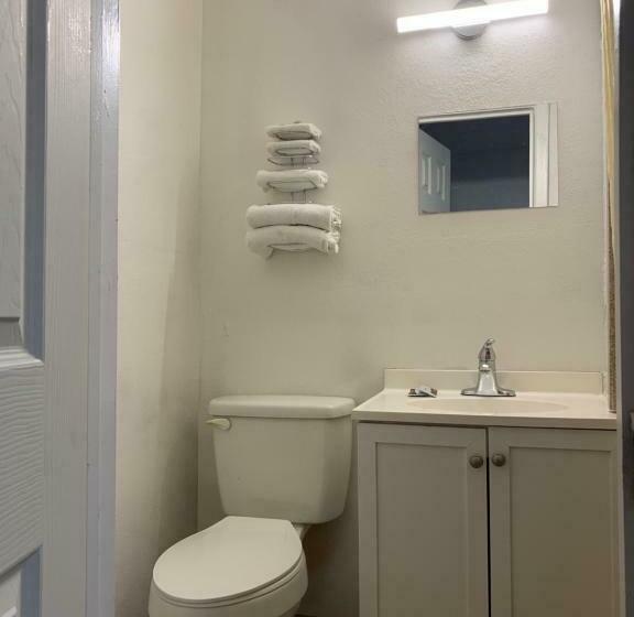 标准间, Budget Inn
