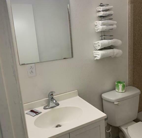 标准间, Budget Inn