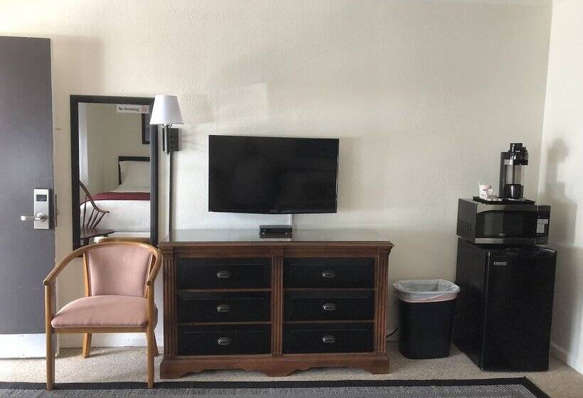 豪华工作室, Cardinal Inn
