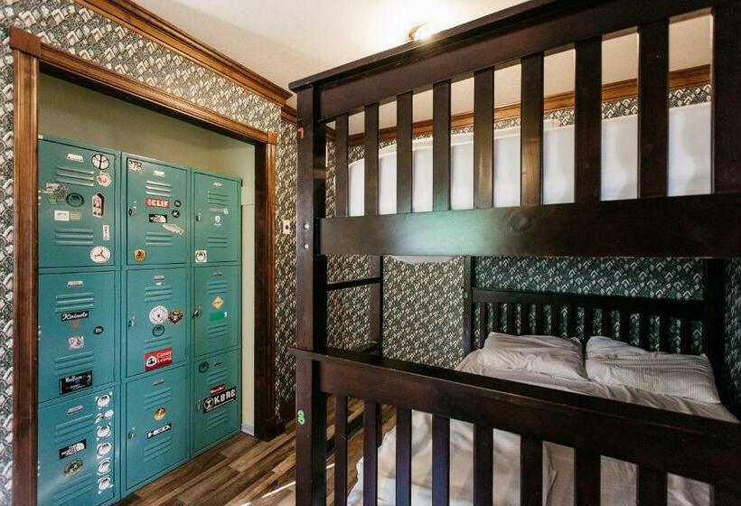 Кровать в Общей Комнате, The Hostel California
