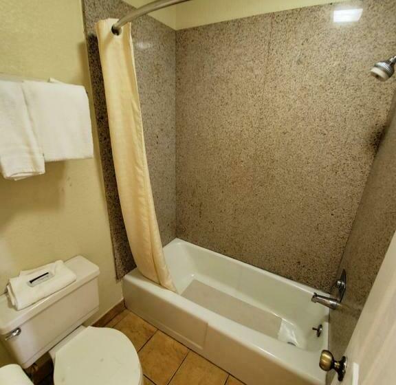 Номер Стандарт, Econo Lodge Inn & Suites