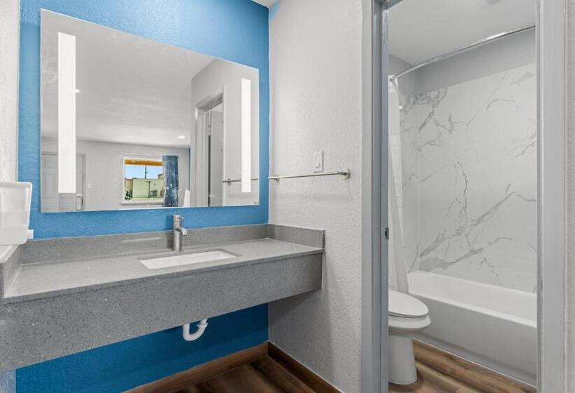 Стандартный Номер Кровать Кинг, Econo Lodge Inn & Suites