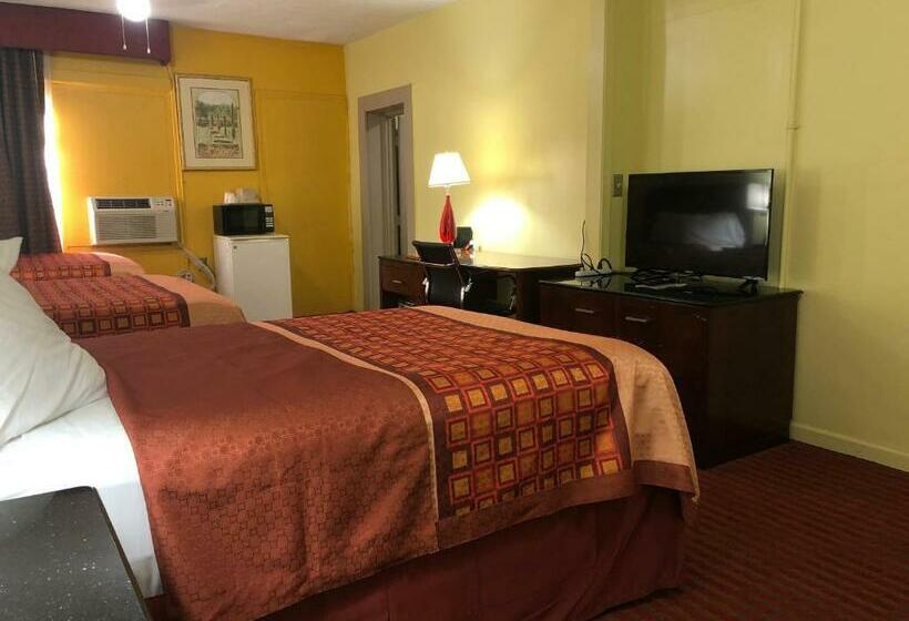 Номер Стандарт Трехместный, Ellijay Inn   Downtown Ellijay