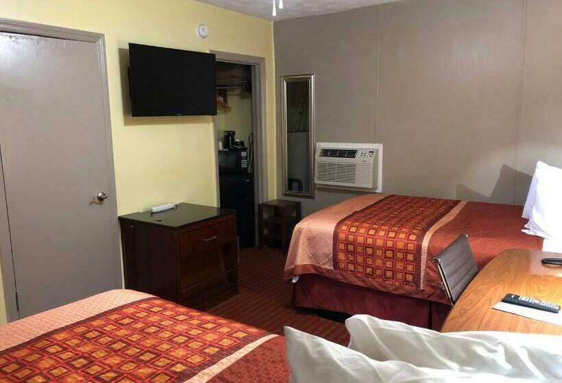 Номер Стандарт 2 Двуспальные Кровати, Ellijay Inn   Downtown Ellijay