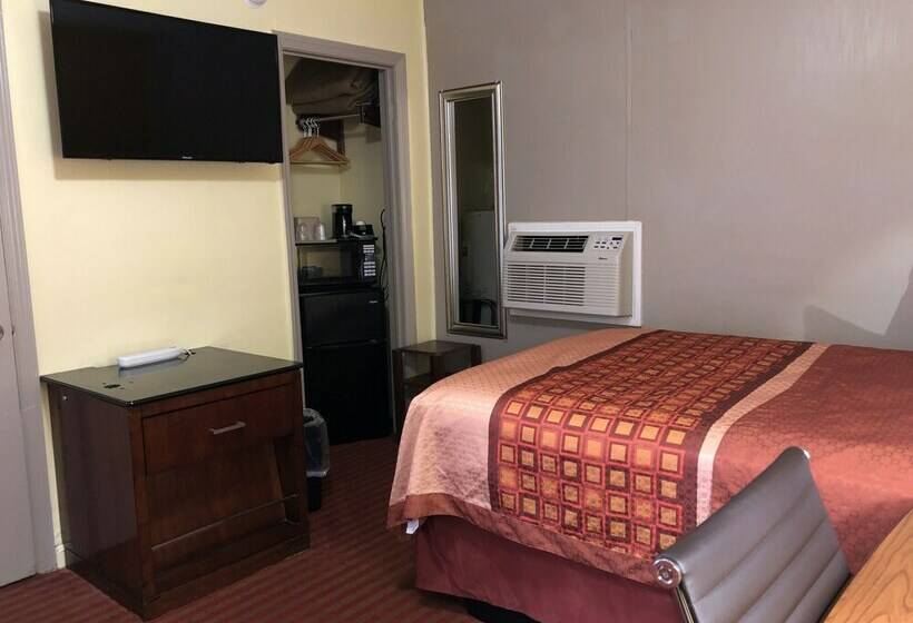 Номер Стандарт 2 Двуспальные Кровати, Ellijay Inn   Downtown Ellijay