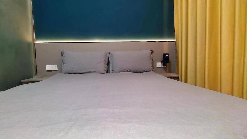 Номер Стандарт, Hongmen Hostel