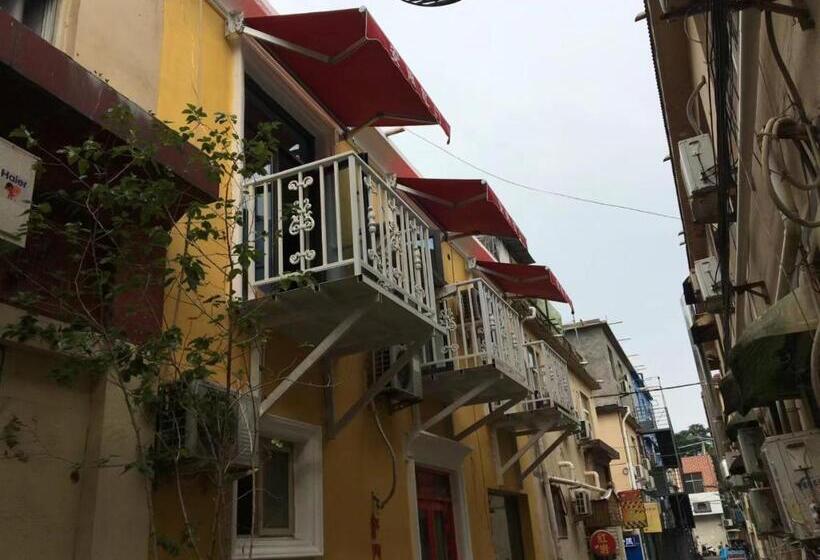 Номер Стандарт, Hongmen Hostel