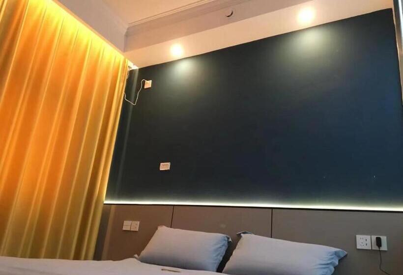 Номер Стандарт, Hongmen Hostel