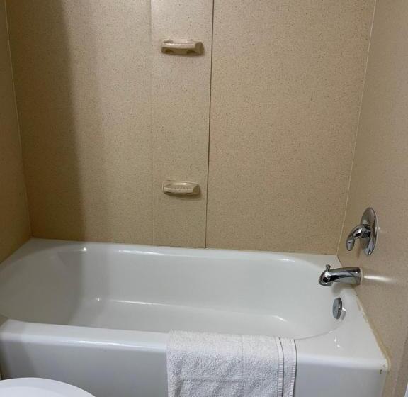 Люкс с гидромассажем, Budget Inn Temple Hills