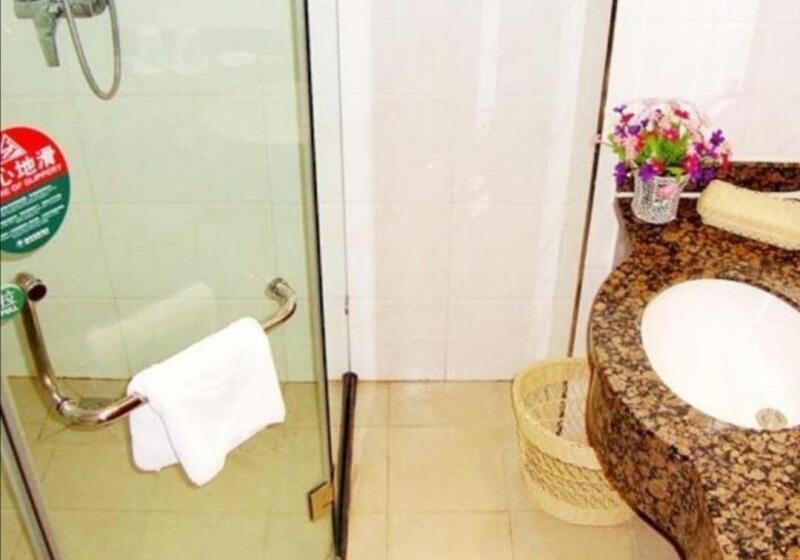 Семейный Номер, Greentree Inn Hebei Zhangjiakou Wuyi East Street Jianxing Express