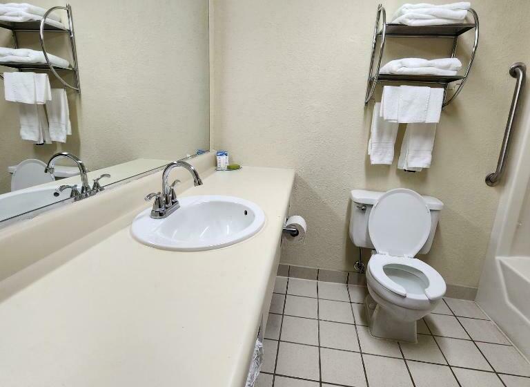 Стандартный Номер Кровать Кинг, Katahdin Inn & Suites