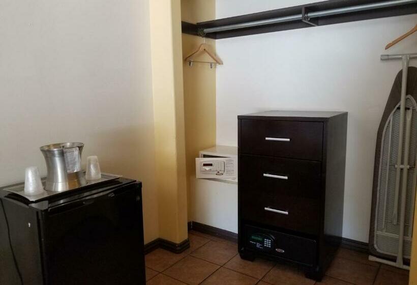 חדר סטנדרט שתי מיטות זוגיות, Casa Bella Inn Downtown La