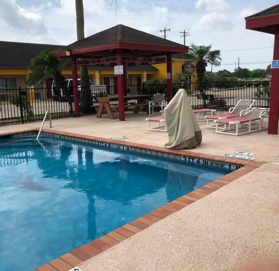 Номер Deluxe Одноместный, Los Fresnos Inn And Suites
