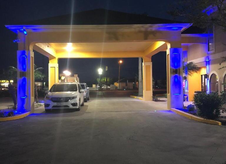 Номер Deluxe Одноместный, Los Fresnos Inn And Suites