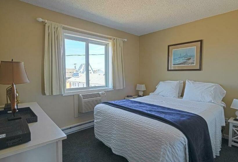 Люкс, Montauk Oceanside Suites