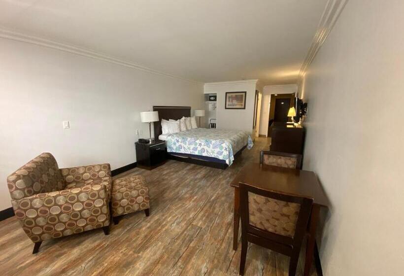 이코노미 룸, Ocean Surf Inn & Suites