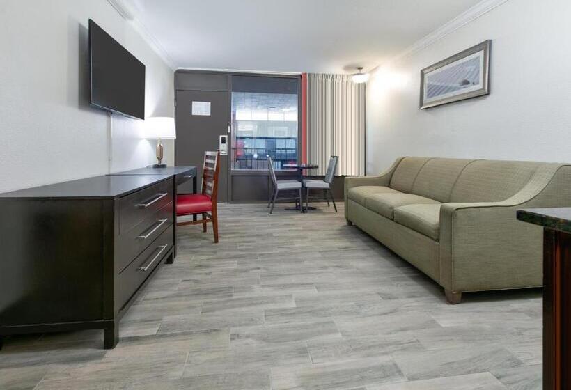 Люкс Кровать Кинг, Ramada By Wyndham Gulfport I 10 Diamondhead