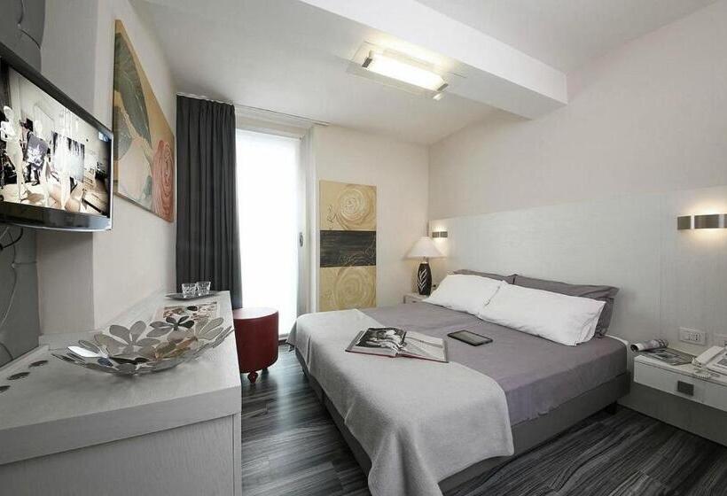 高级三人间, Happy Hotel Atelier Gardone Riviera Centro & Spa