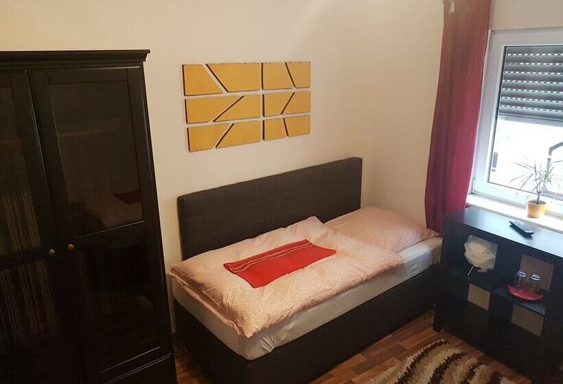 اتاق استاندارد یک نفره, Hostel Nuremberg