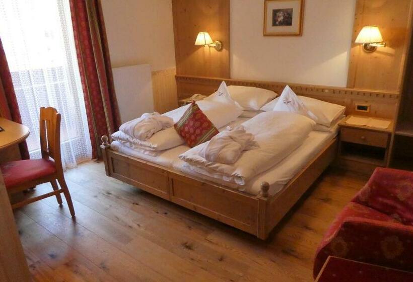 Номер Стандарт с Балконом, Garni Concordia   Dolomites Home