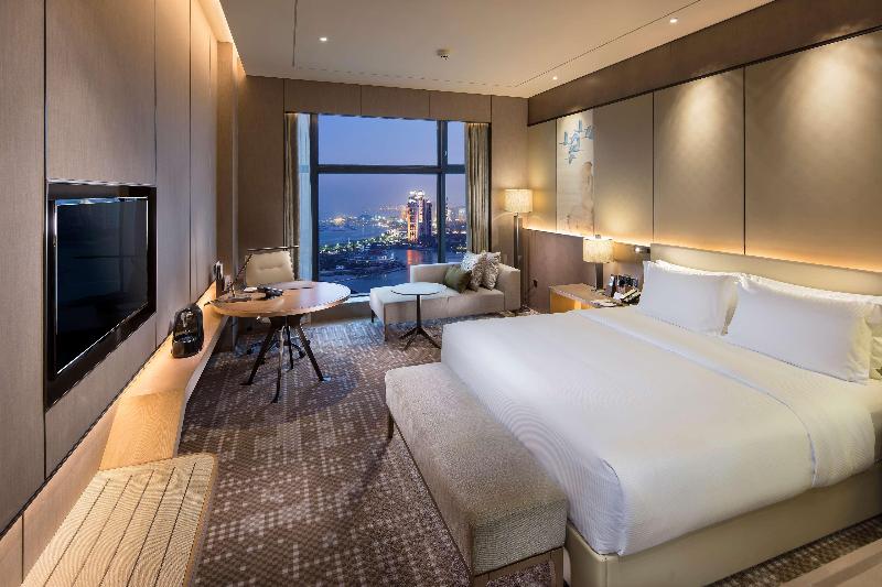 带大床的行政房间, Doubletree By Hilton Hotel Xiamen   Haicang