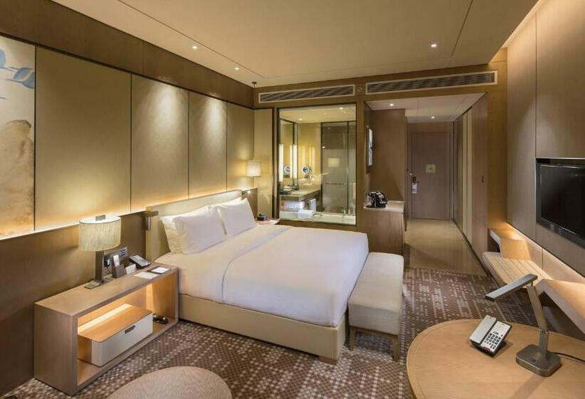 带观景和大床的豪华房间, Doubletree By Hilton Hotel Xiamen   Haicang