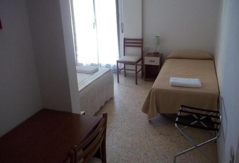 Номер Стандарт Трехместный, Italia
