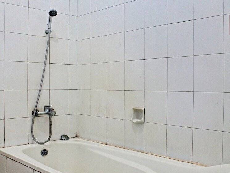 Номер Deluxe, Capital O 90417 Hotel Batu Suli Internasional