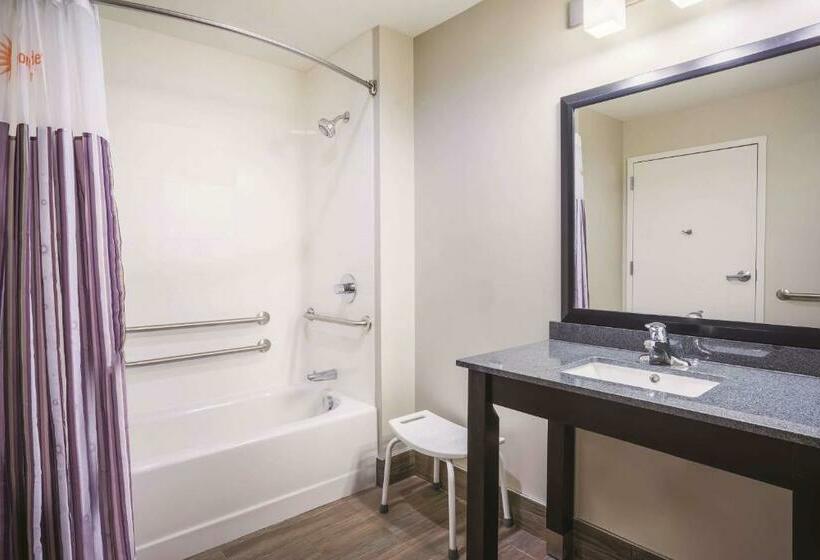 Номер Стандарт Кровать Кинг Адаптированный для Инвалидов, La Quinta By Wyndham Clifton Park