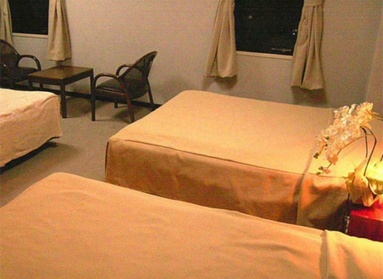 غرفة قياسية, Tsubame Hills