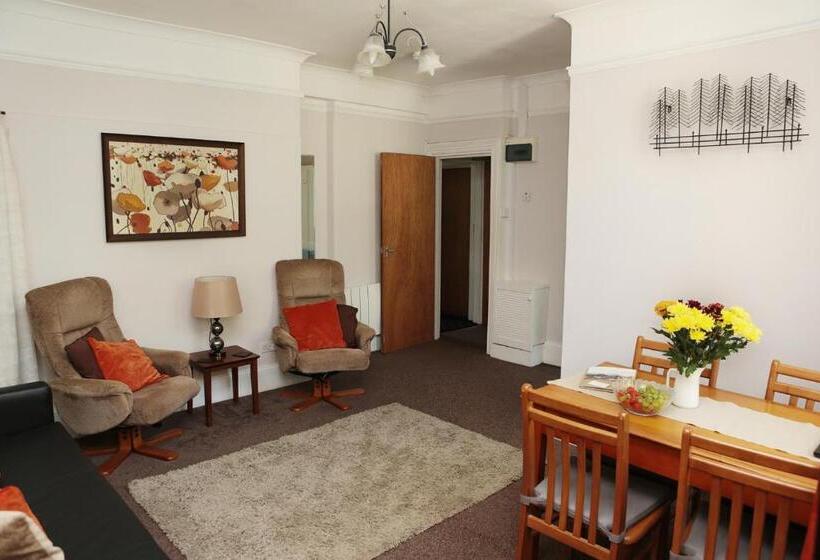 Апартаменты 2 Спальни, Abbey View Holiday Flats
