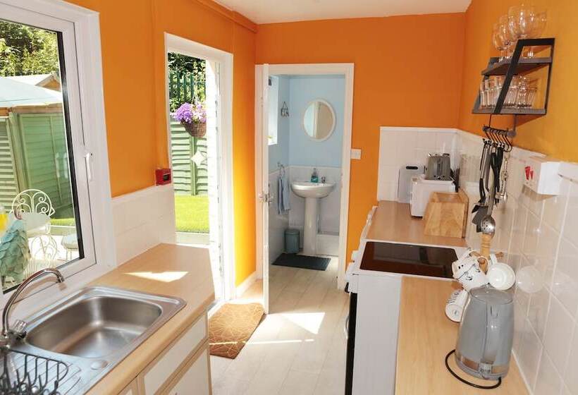 Апартаменты 1 Спальня, Abbey View Holiday Flats