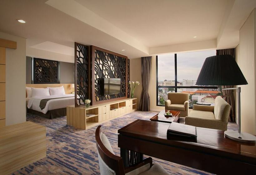 Suite Junior, Grandhika Hotel Semarang