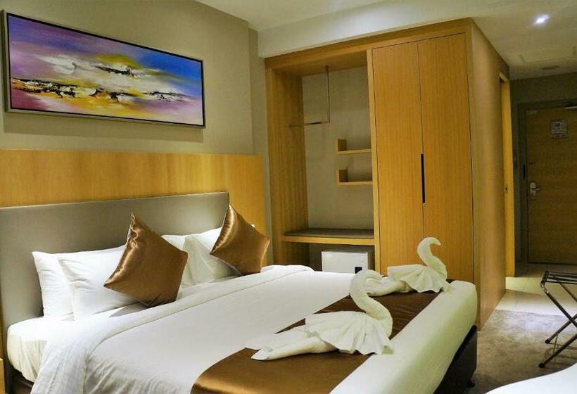 스탠다드 룸 킹사이즈 침대, Greens Hotel & Suites