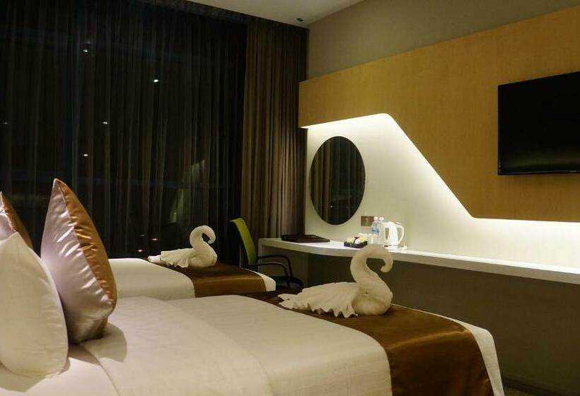 디럭스 룸, Greens Hotel & Suites