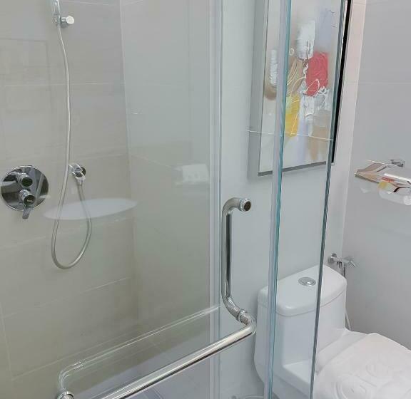 חדר סטנדרט, Greens Hotel & Suites
