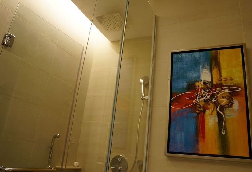 חדר דלוקס, Greens Hotel & Suites