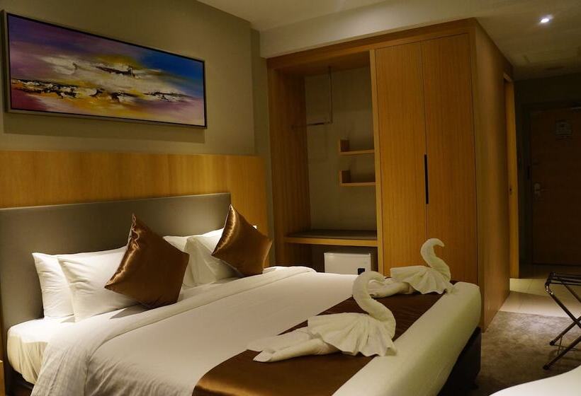 디럭스 룸, Greens Hotel & Suites