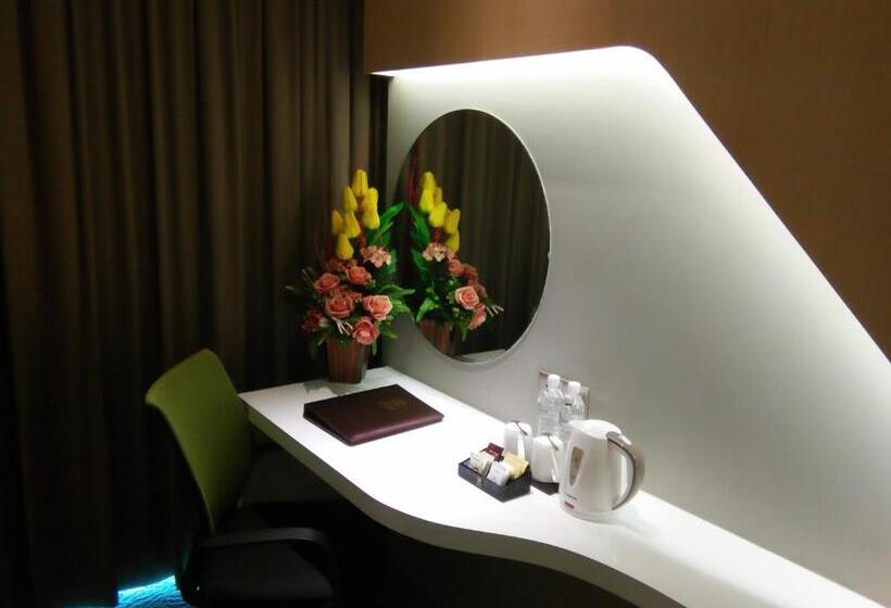 חדר פרמיום, Greens Hotel & Suites