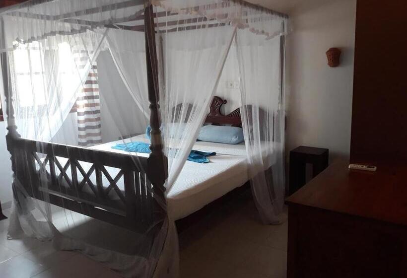Апартаменты 1 Спальня с Балконом, Sea Breeze Guest House