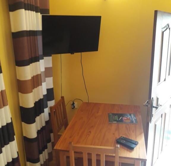 Апартаменты 1 Спальня с Балконом, Sea Breeze Guest House