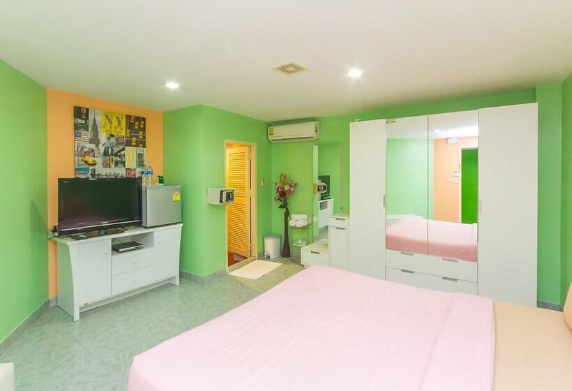 标准间, Aree's House